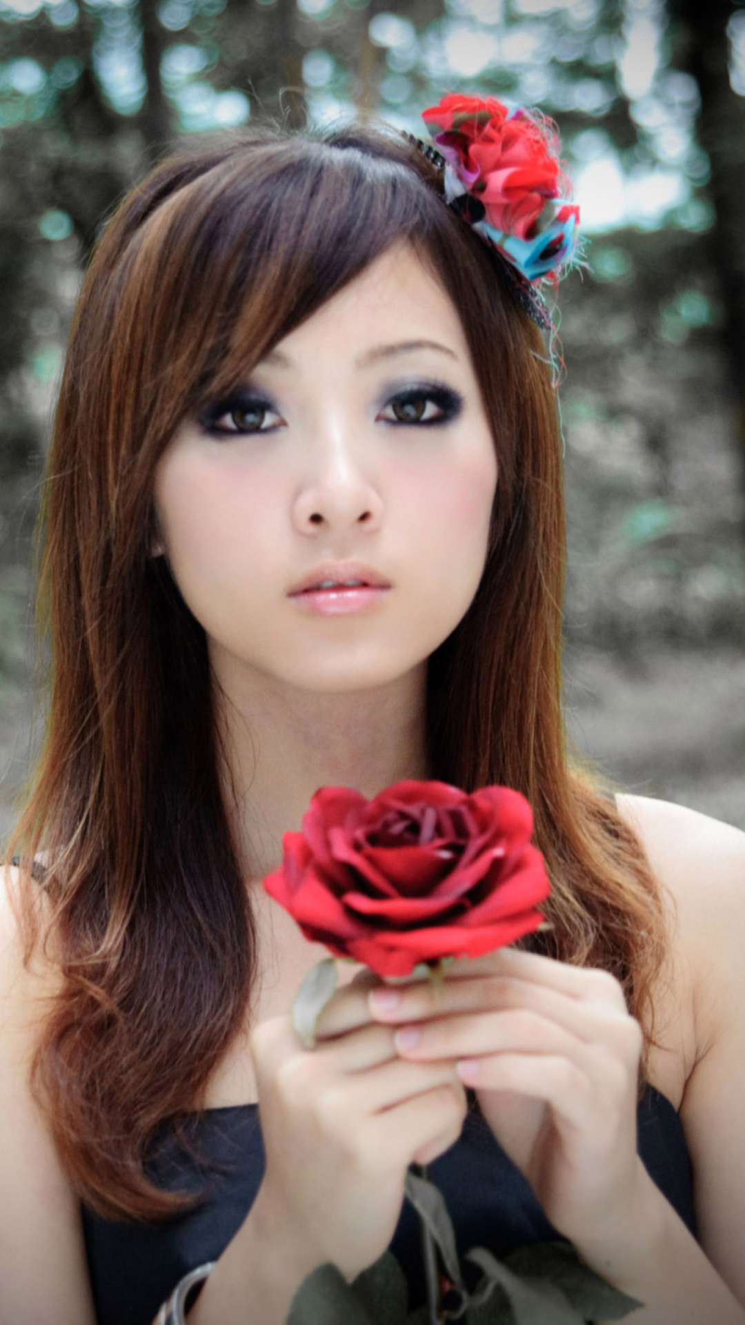 Sfondi Asian Girl With Red Rose 1080x1920