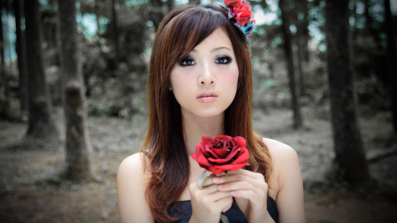 Обои Asian Girl With Red Rose 1280x720