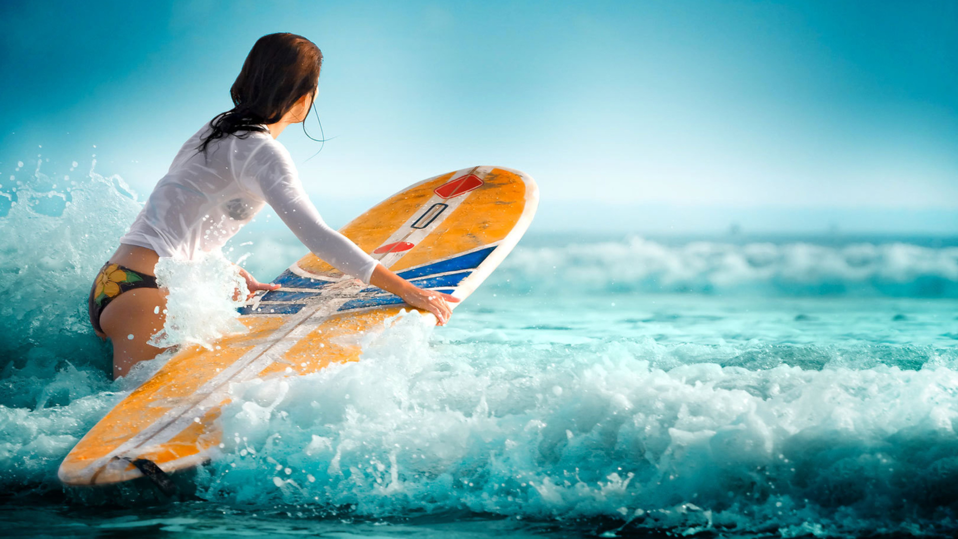 Обои Surfing Girl 1920x1080