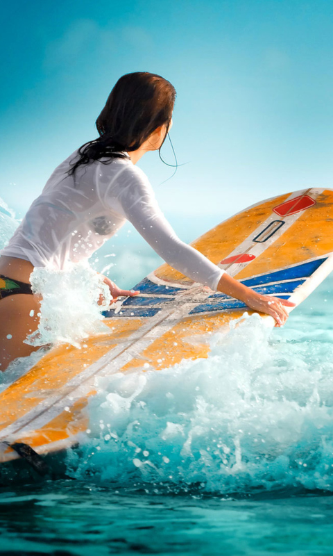 Surfing Girl wallpaper 480x800