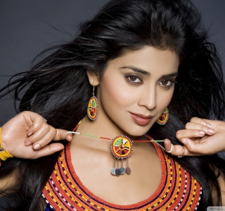 Kostenloses Shriya Saran Actress Wallpaper für Nokia 8800