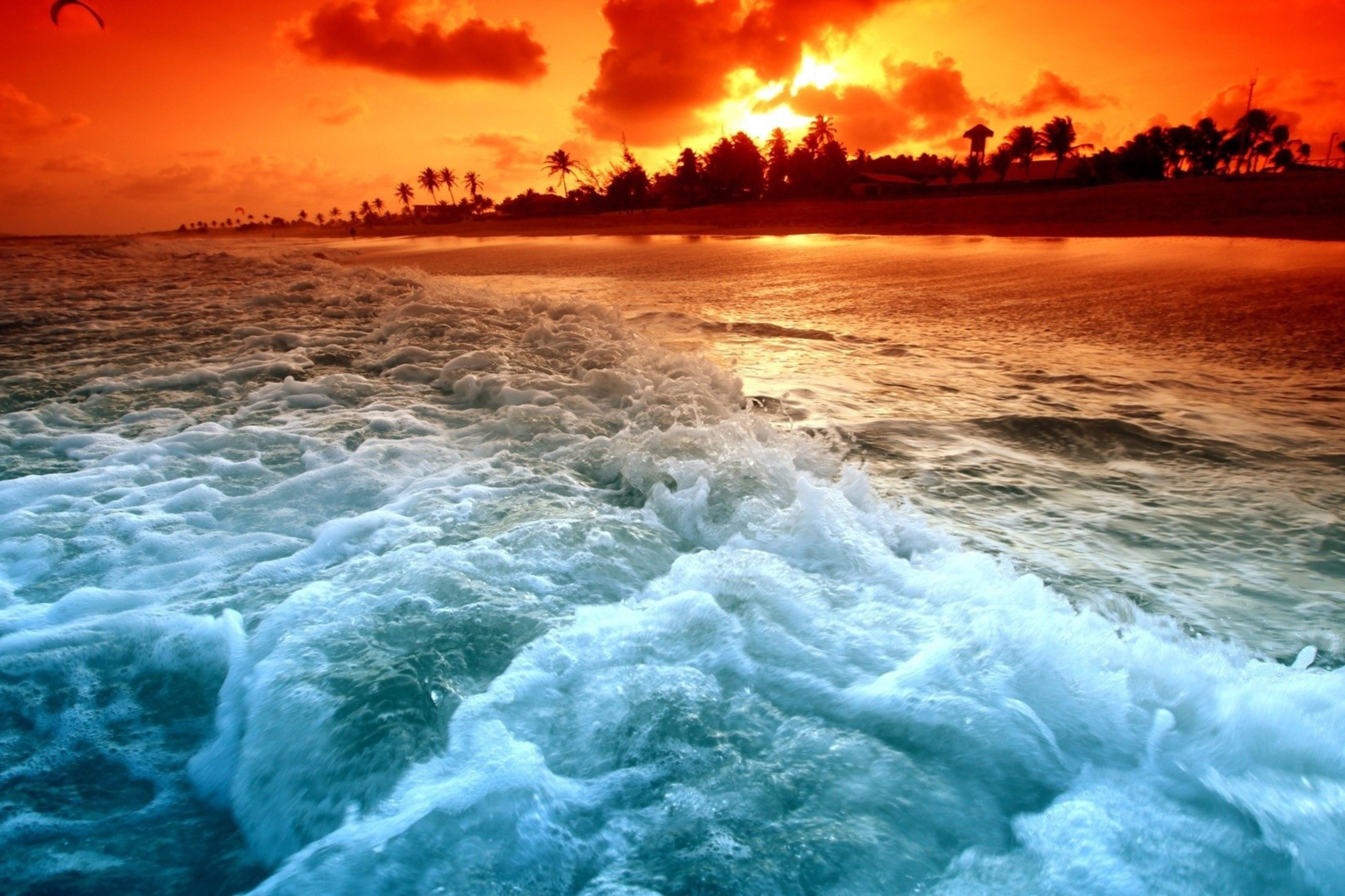 Das Blue Waves And Red Sunset Wallpaper 2880x1920