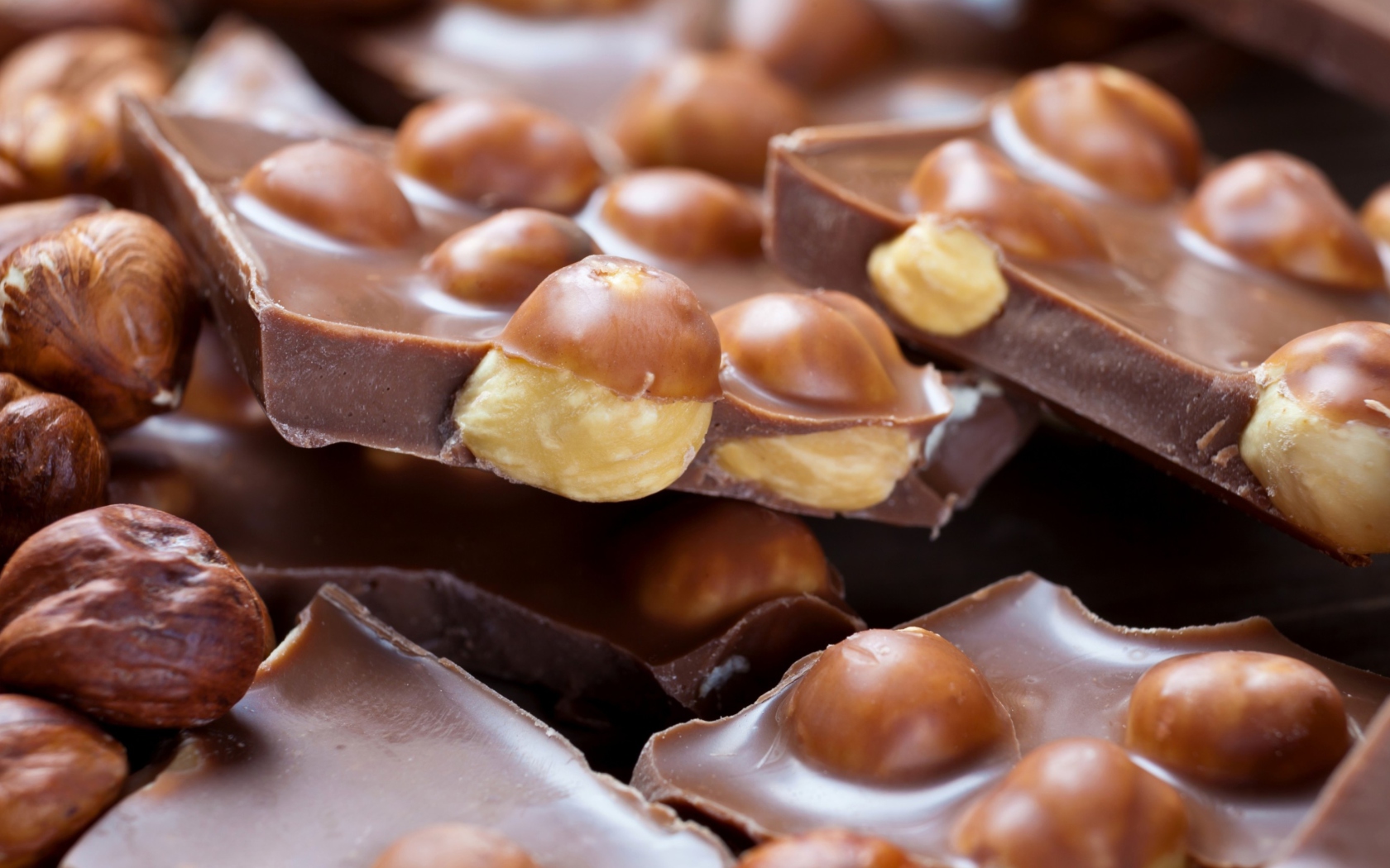 Обои Hazelnut Chocolate 1680x1050
