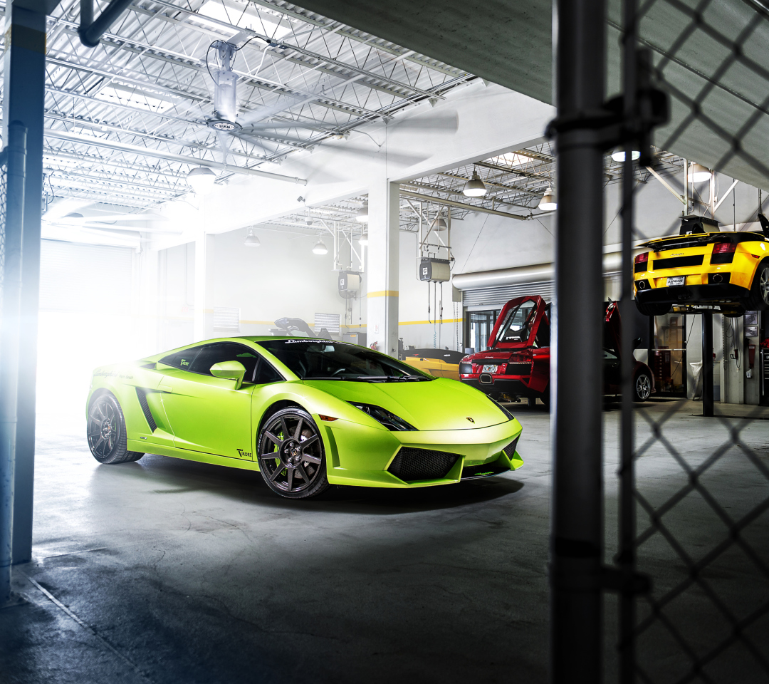 Обои Neon Green Lamborghini Gallardo 1080x960