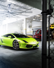 Обои Neon Green Lamborghini Gallardo 176x220