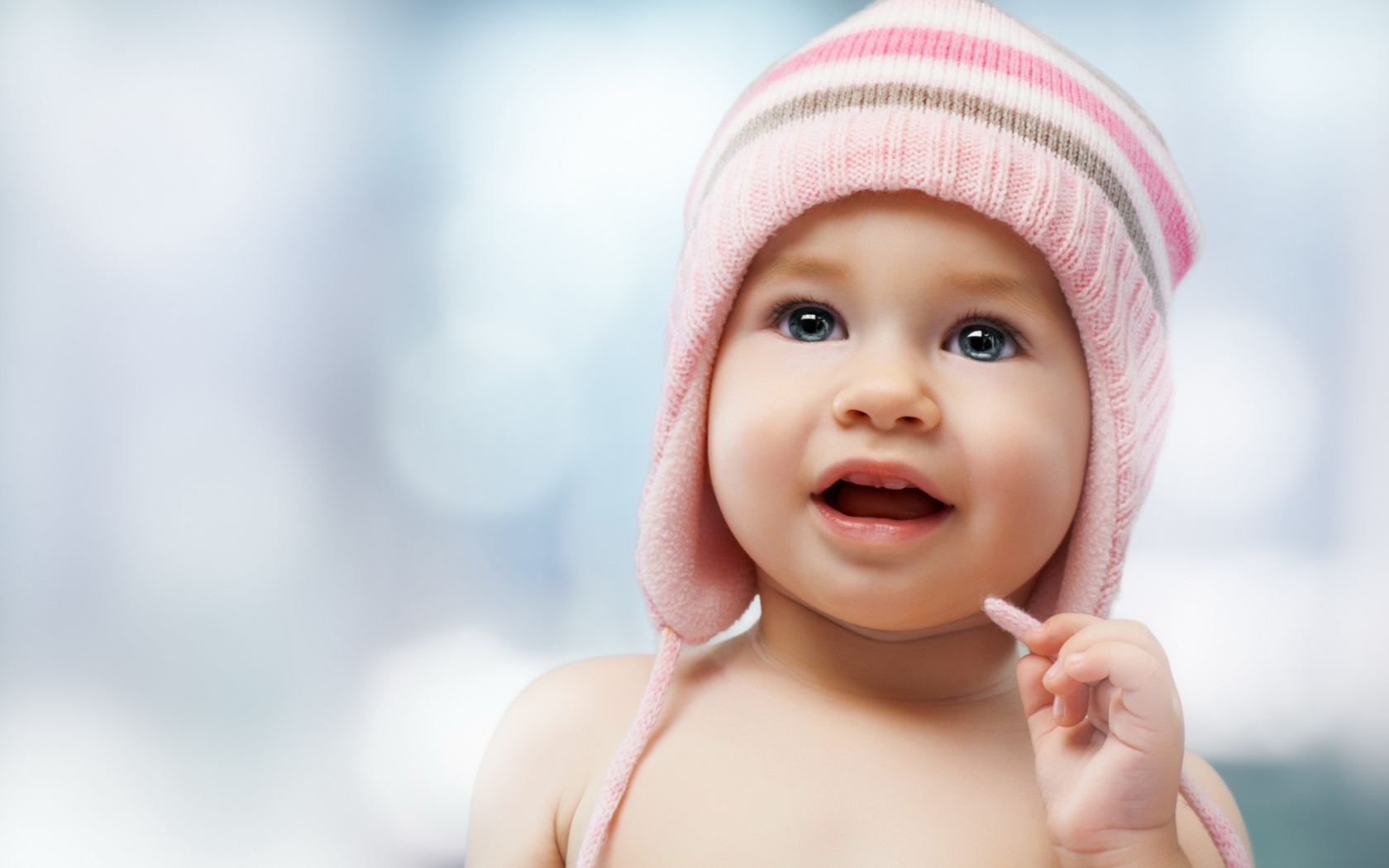 Das Sweet Baby In Pink Hat Wallpaper 1680x1050
