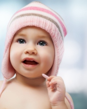 Sweet Baby In Pink Hat wallpaper 176x220