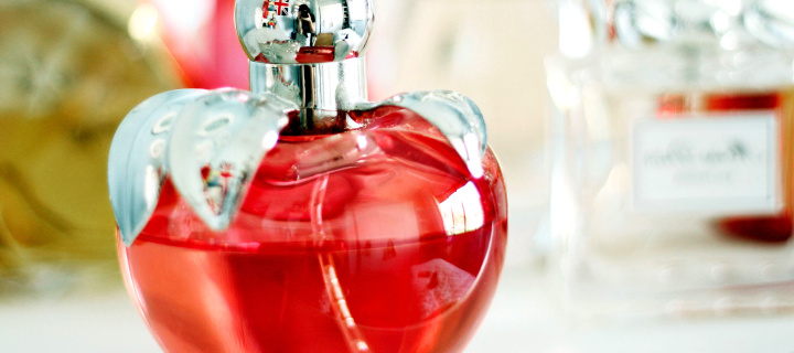 Fondo de pantalla Perfume Red Bottle 720x320