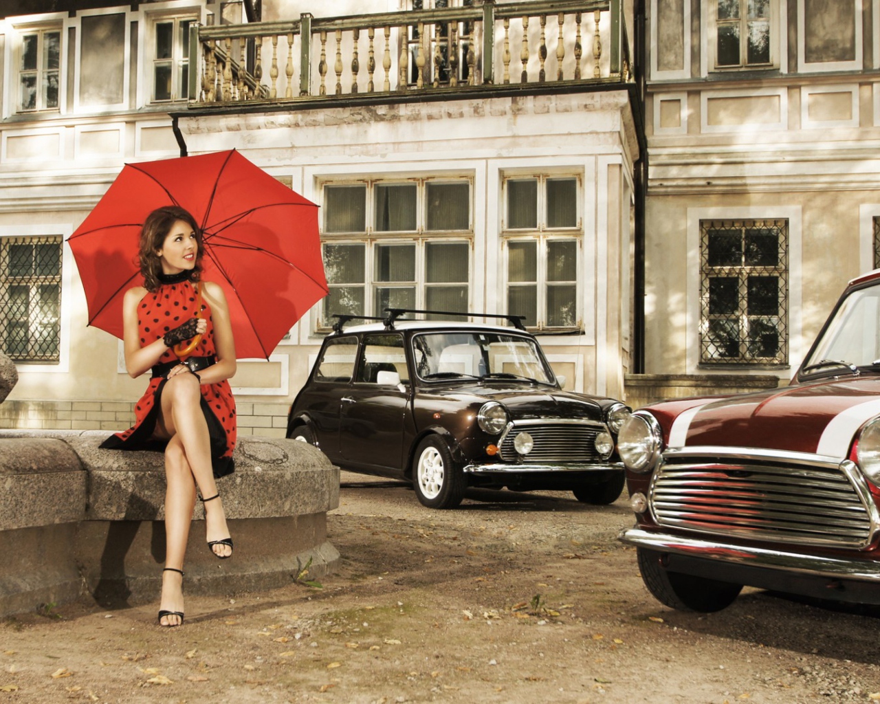 Girl With Red Umbrella And Vintage Mini Cooper wallpaper 1280x1024