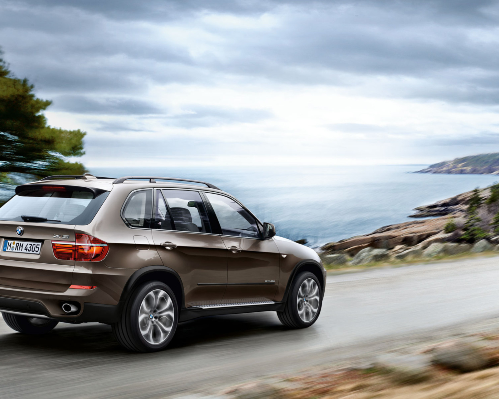 Das BMW X5 Wallpaper 1600x1280