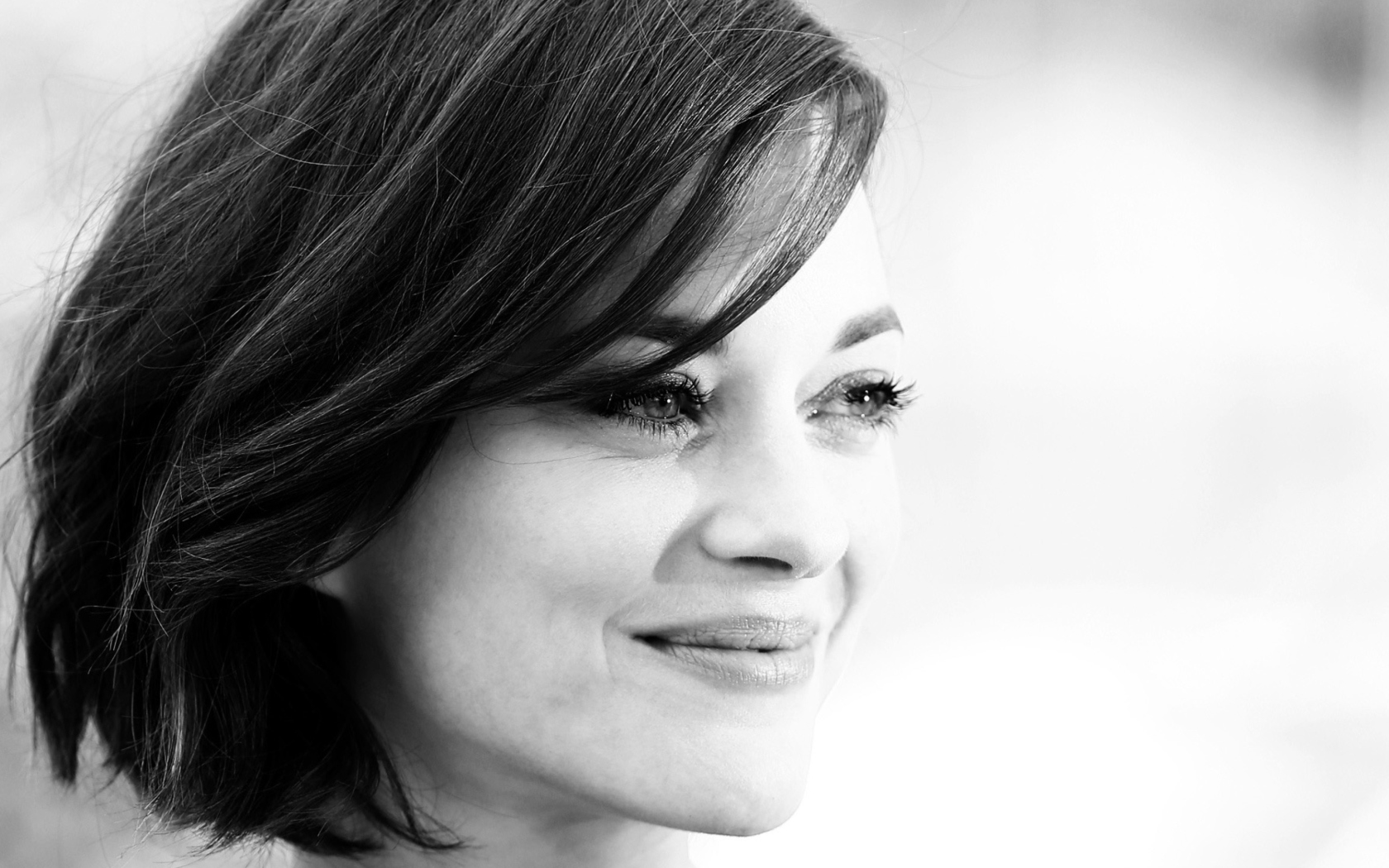 Screenshot №1 pro téma Marion Cotillard Black And White Portrait 1680x1050