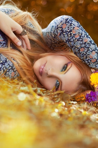 Romantic Girl With Flowers screenshot #1 320x480