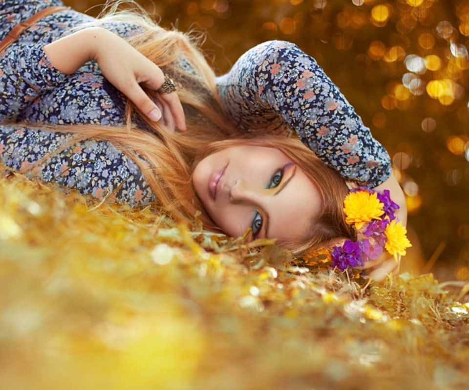 Romantic Girl With Flowers wallpaper 960x800