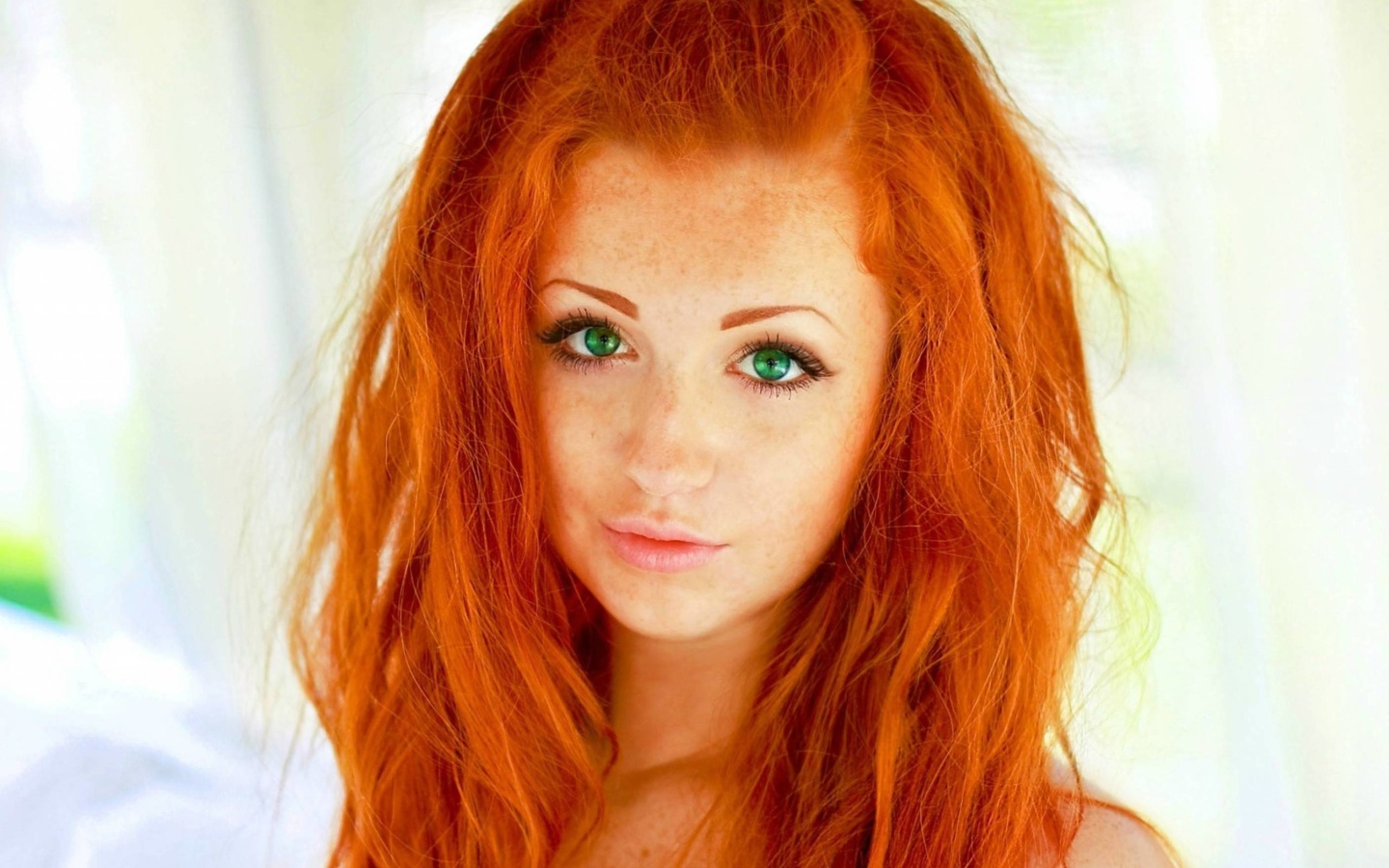 Redhead Girl wallpaper 1440x900