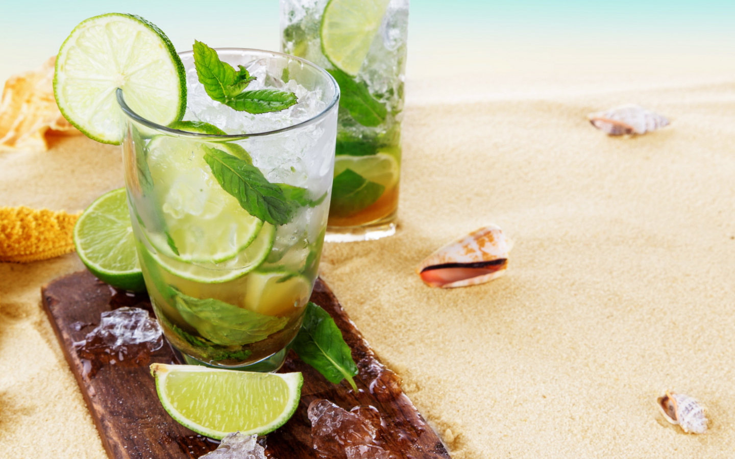 Mojito On Beach wallpaper 1440x900