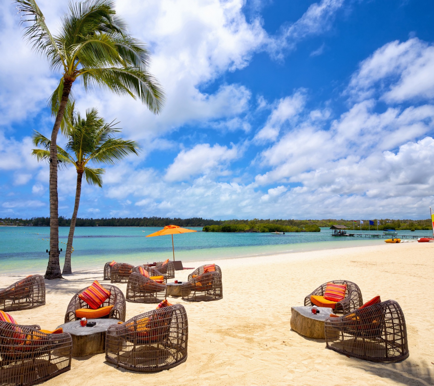 Fondo de pantalla Resort on Paradise Island 1440x1280