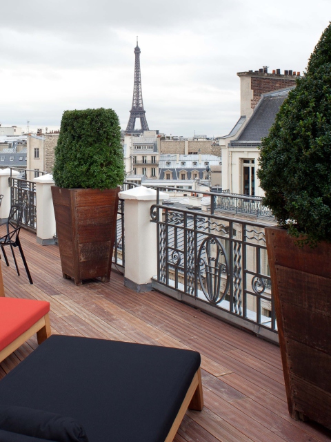 Das Best Balcony In Paris Wallpaper 480x640
