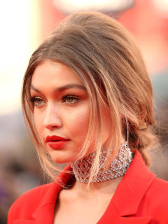 Screenshot №1 pro téma Gigi Hadid Super Model 240x320