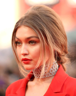 Gigi Hadid Super Model - Fondos de pantalla gratis para Nokia Asha 311