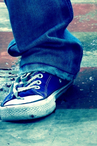 Blue Shoes screenshot #1 320x480