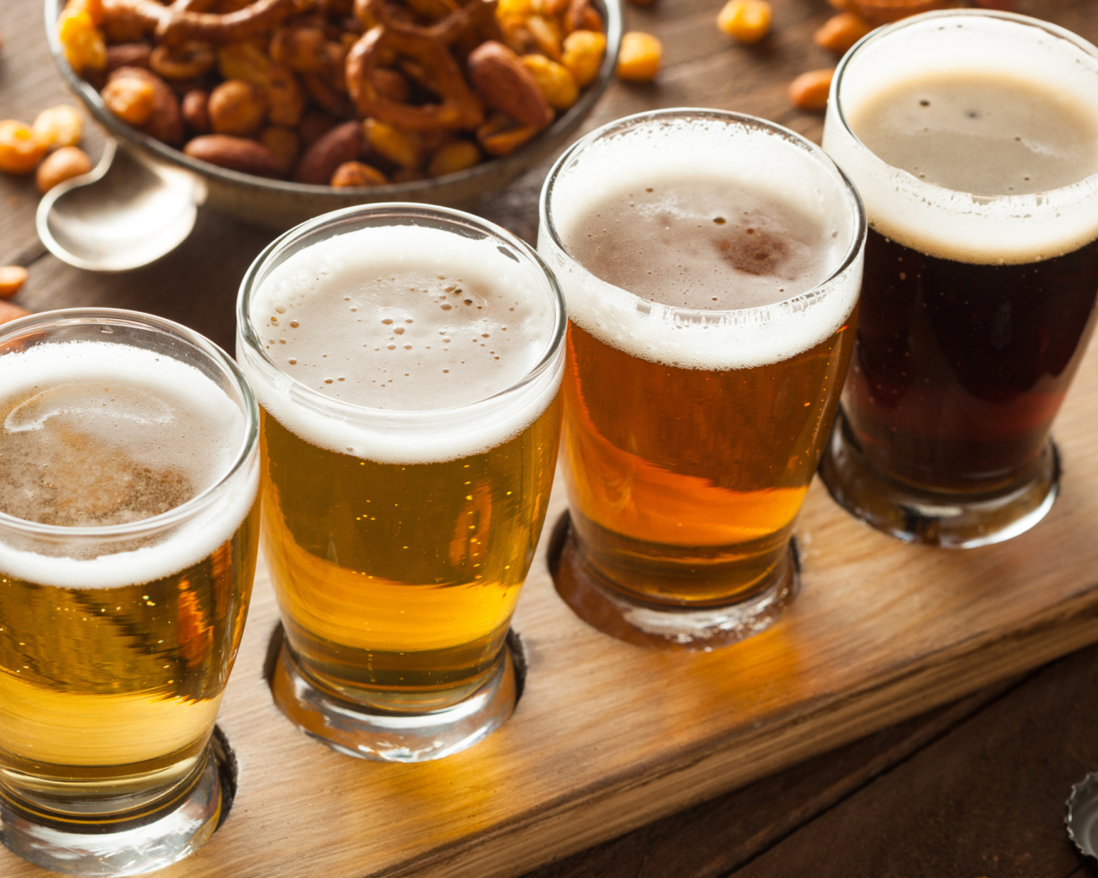 Beer Tasting wallpaper 1600x1280