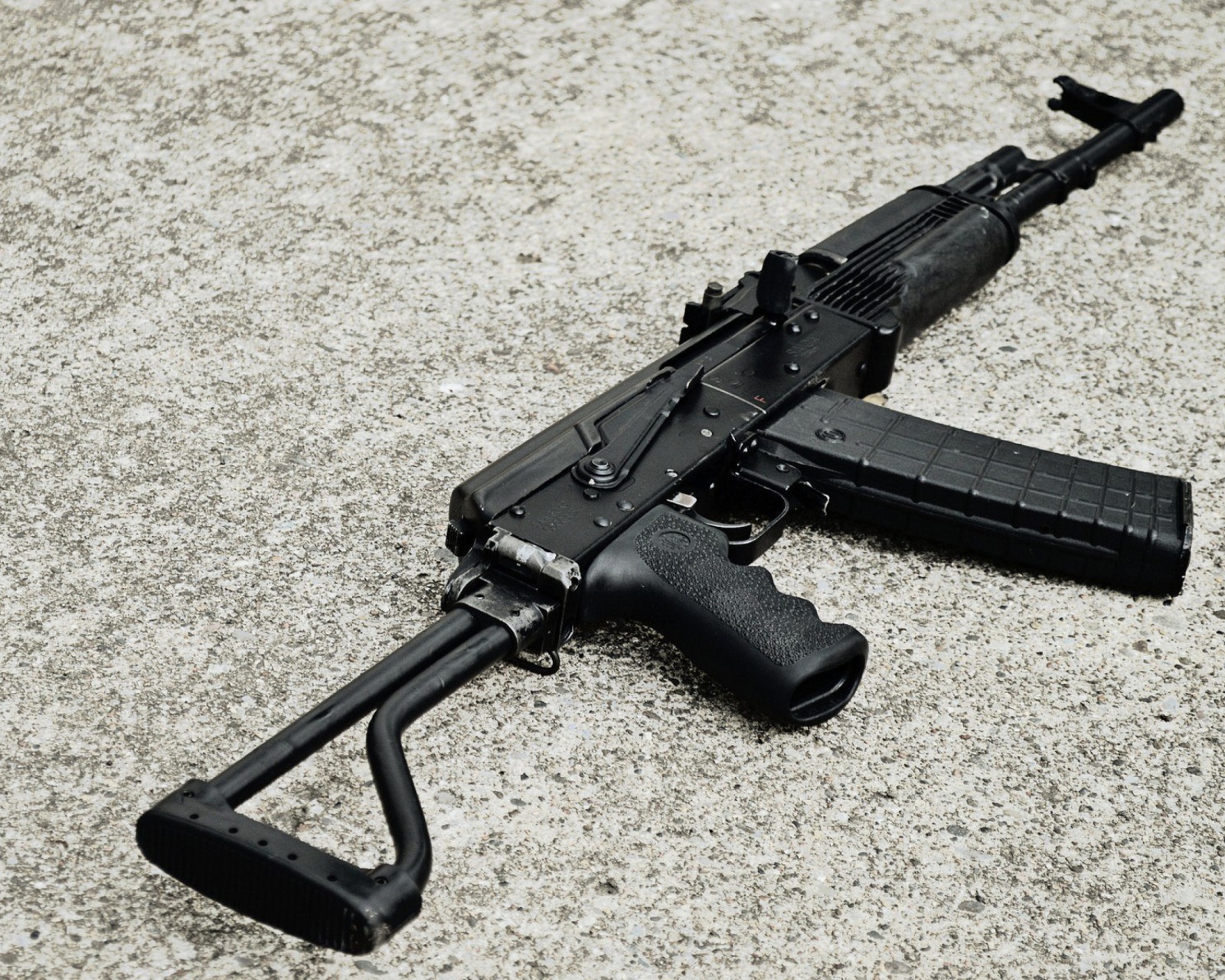 Sfondi Rifle Saiga 1600x1280