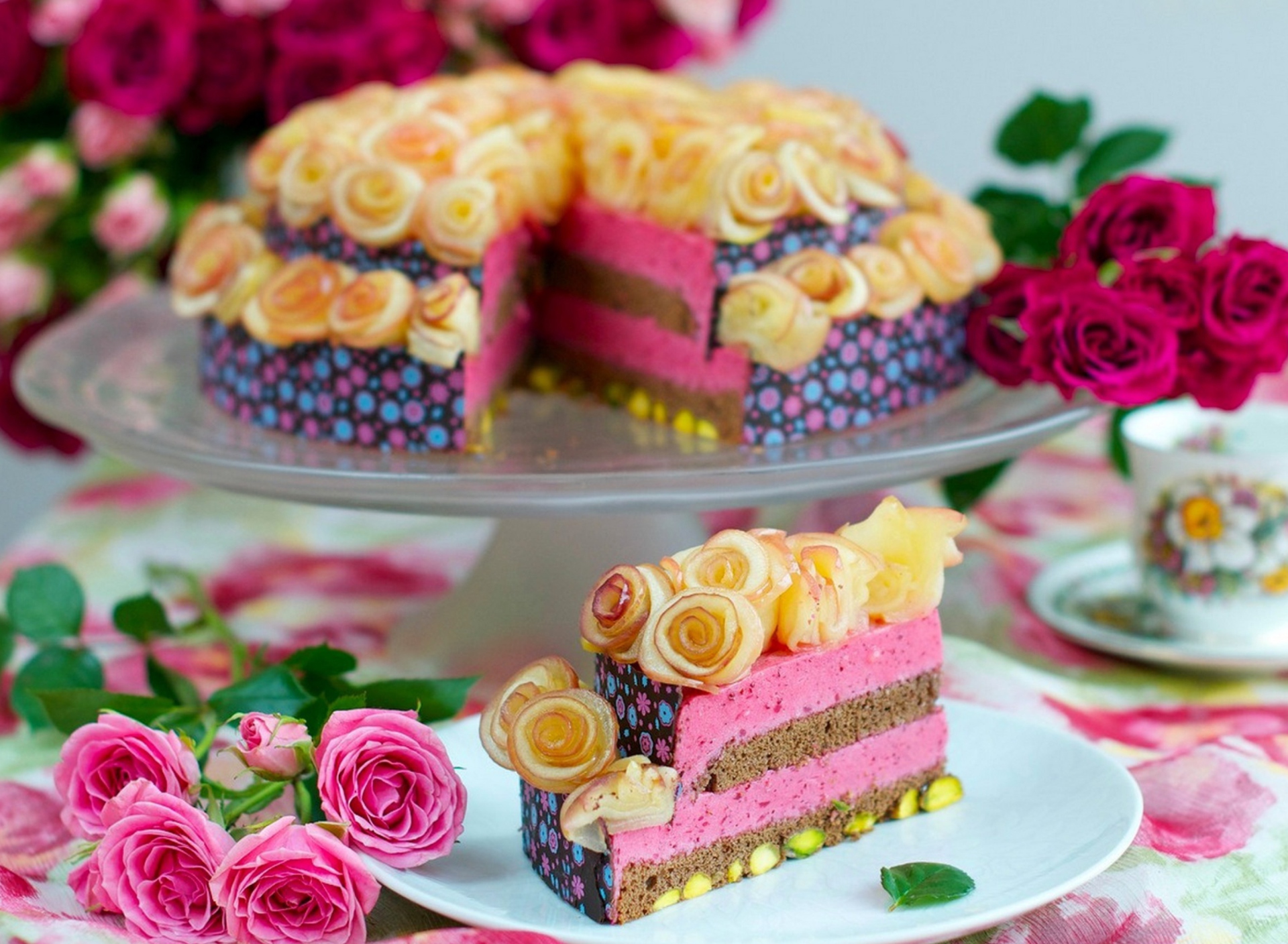 Amazing Bright Cake wallpaper 1920x1408