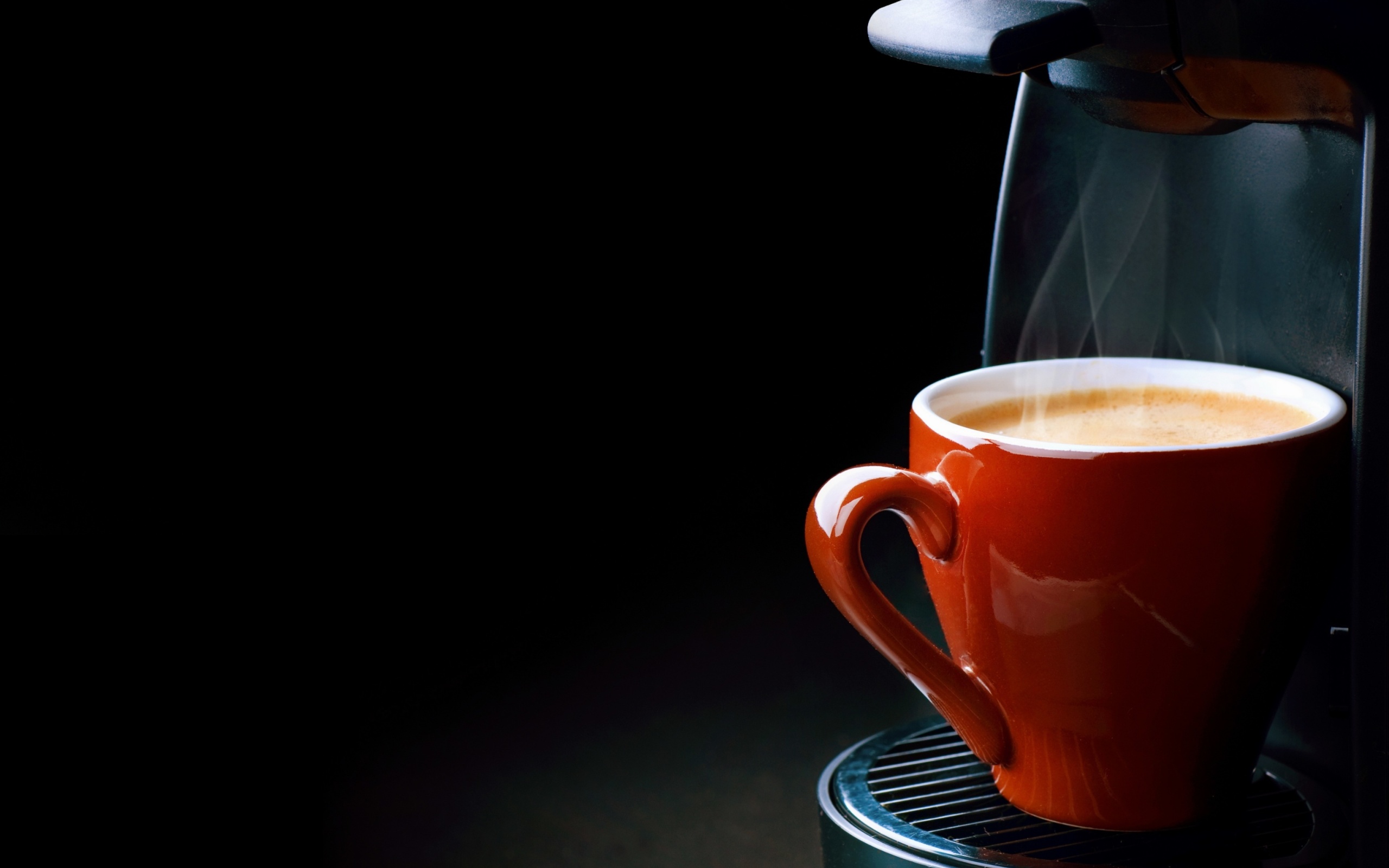Espresso from Coffee Machine wallpaper 2560x1600