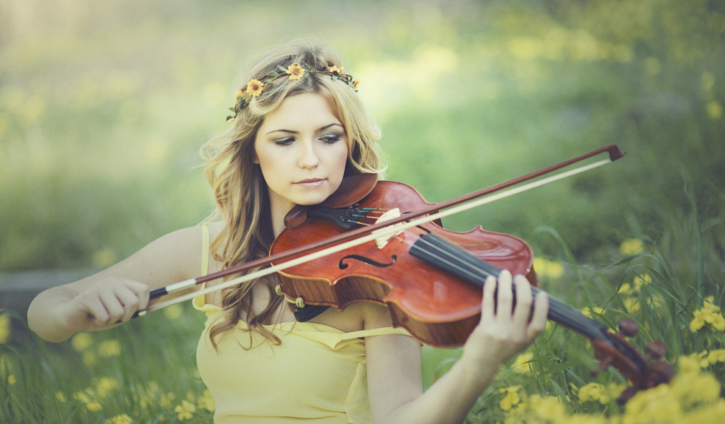 Das Girl Violinist Wallpaper 1024x600