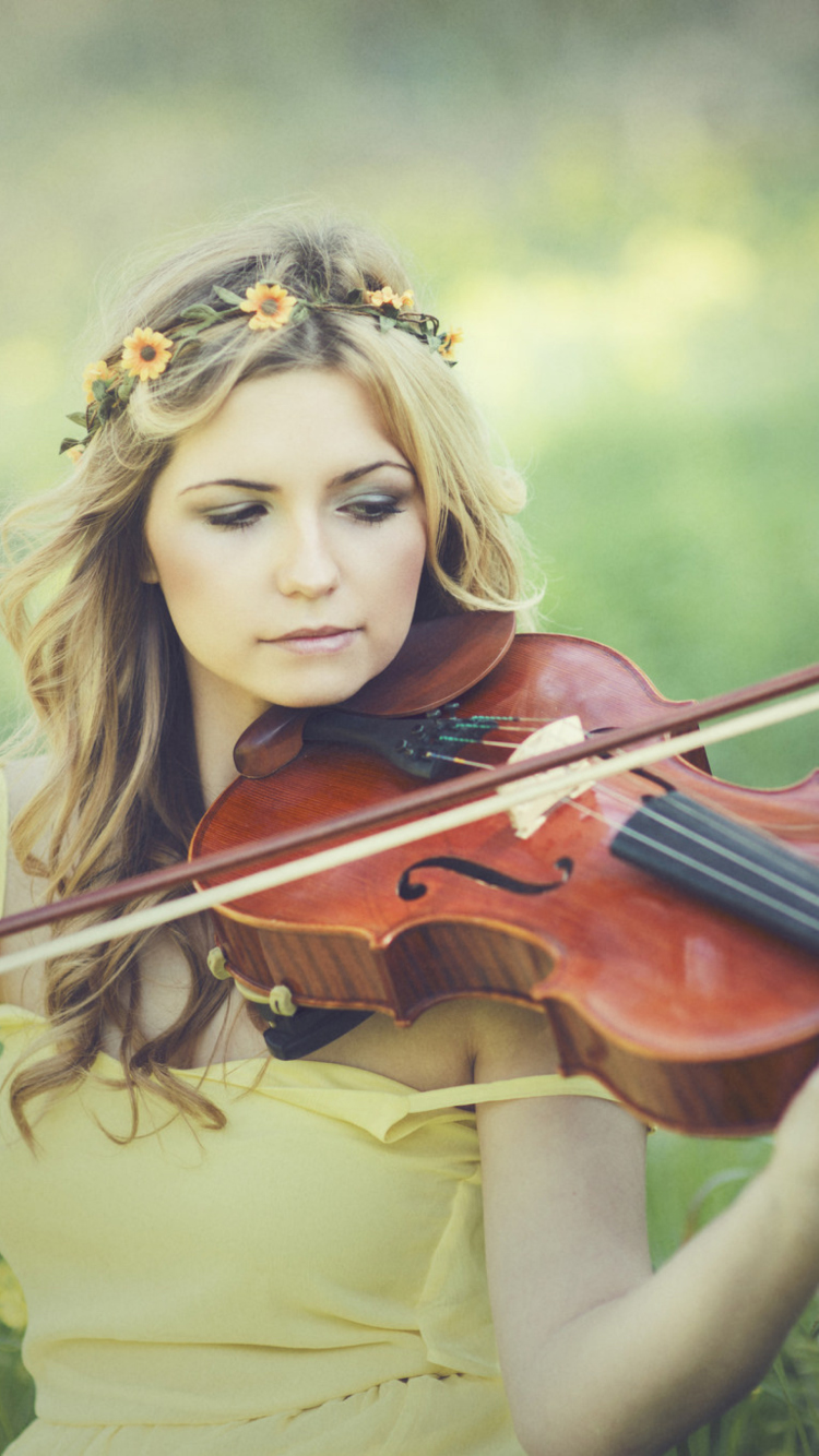 Fondo de pantalla Girl Violinist 750x1334