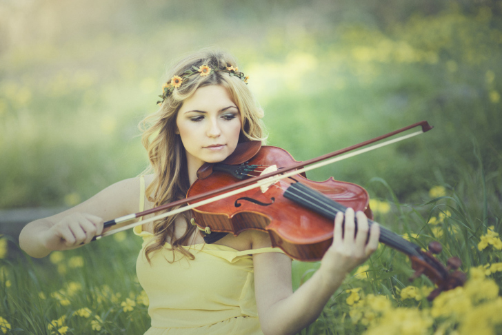 Sfondi Girl Violinist