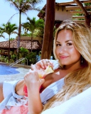 Das Demi Lovato Summer 2012 Wallpaper 128x160