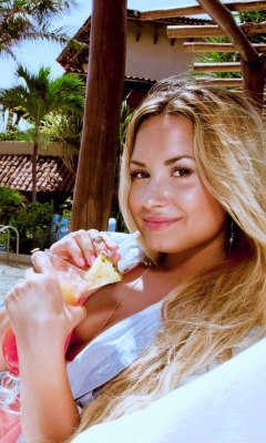 Demi Lovato Summer 2012 screenshot #1 240x400