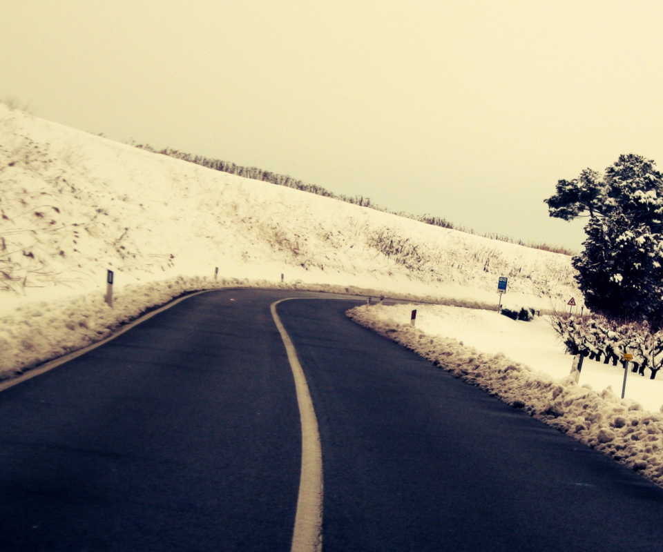 Das Winter Road Wallpaper 960x800