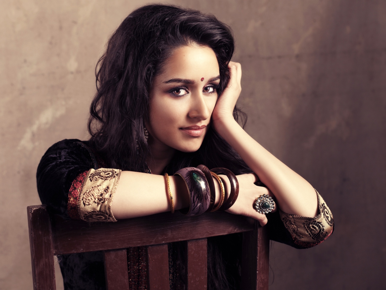 Screenshot №1 pro téma Shraddha Kapoor 1280x960