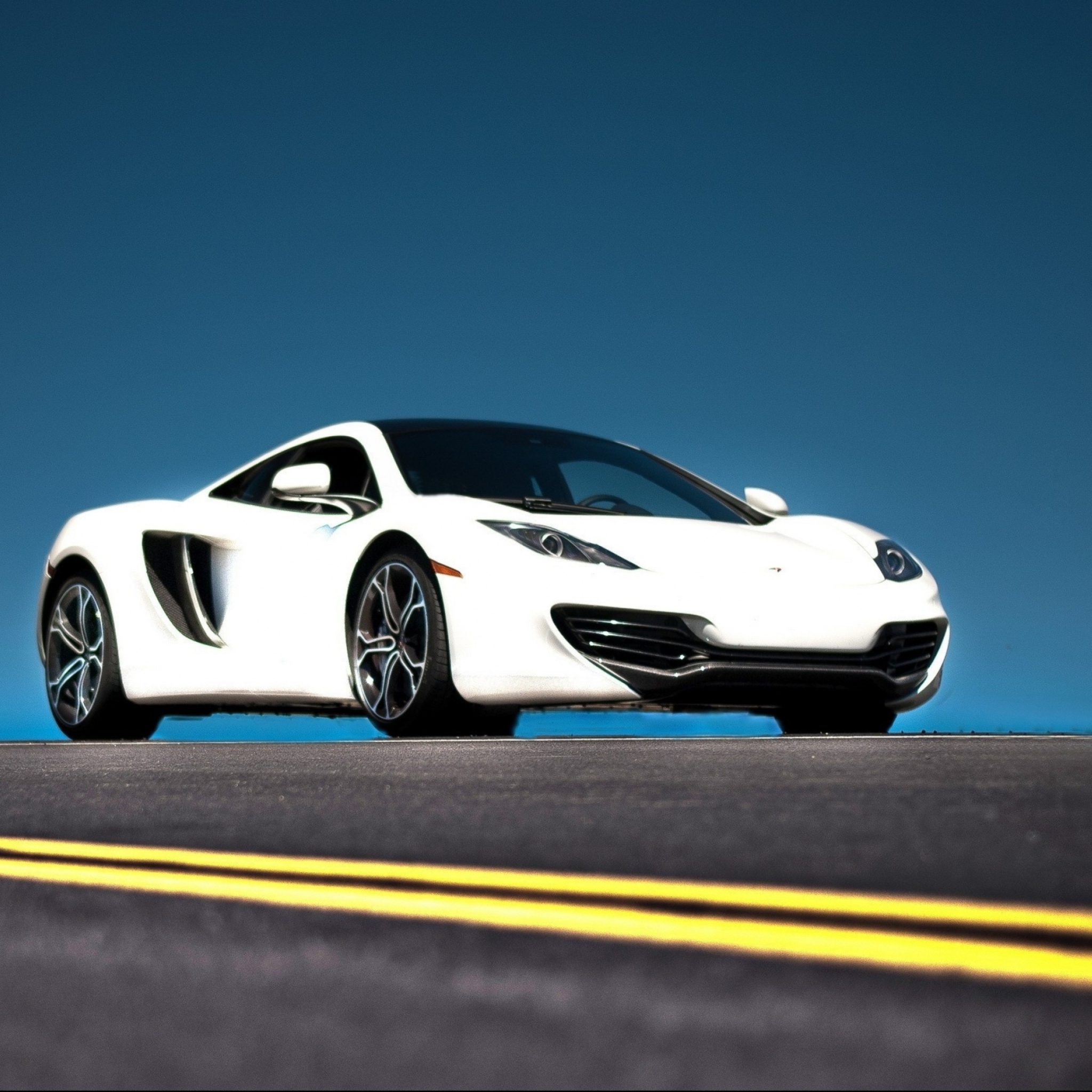 Fondo de pantalla McLaren MP4 2048x2048