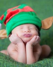 Cute Baby Elf wallpaper 176x220