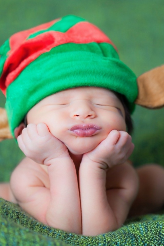 Das Cute Baby Elf Wallpaper 320x480