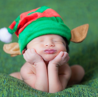 Cute Baby Elf - Obrázkek zdarma pro iPad mini