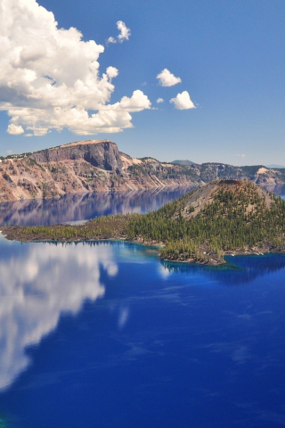Fondo de pantalla Crater Lake 320x480