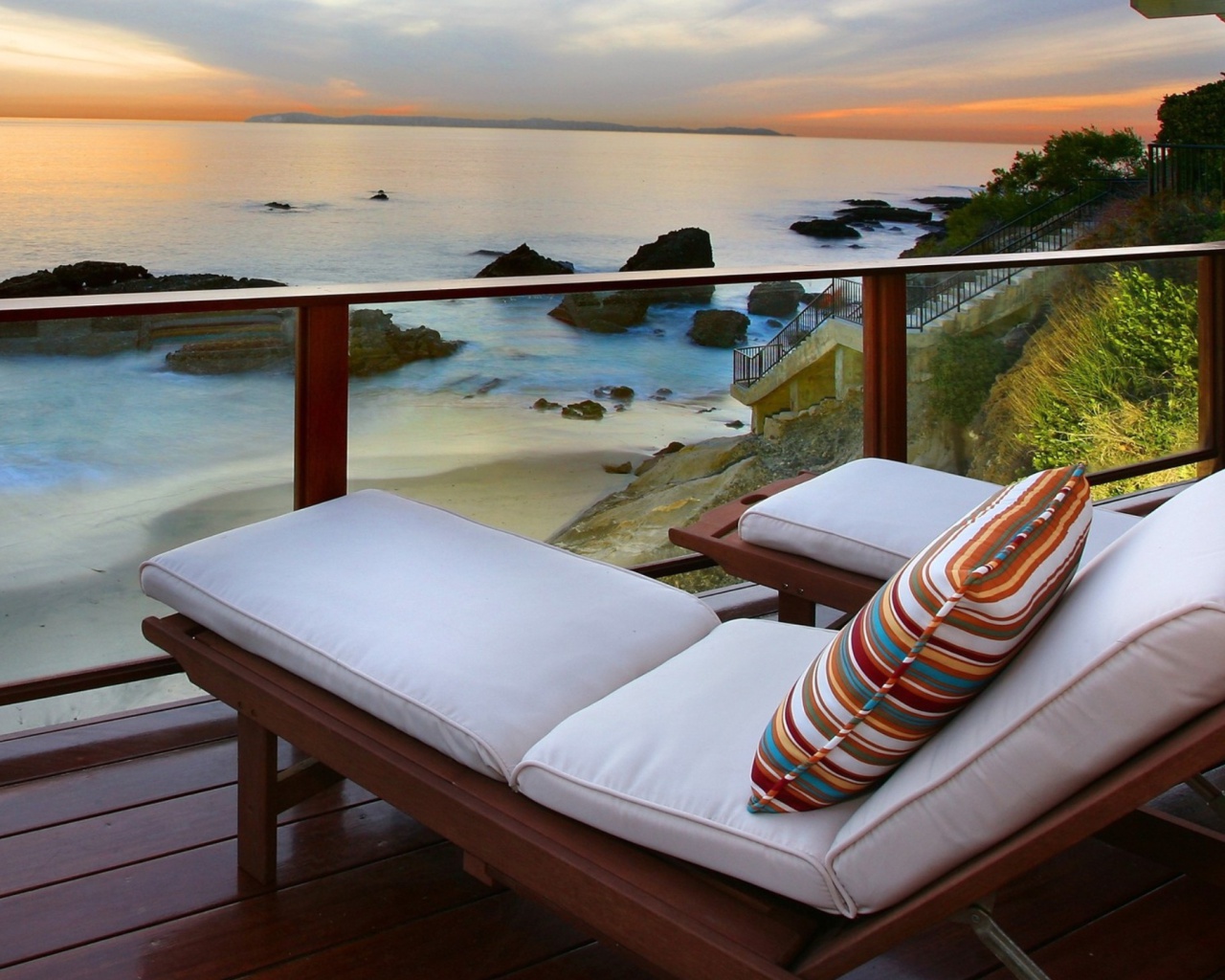 Fondo de pantalla Sunset Relax in Spa Hotel 1280x1024