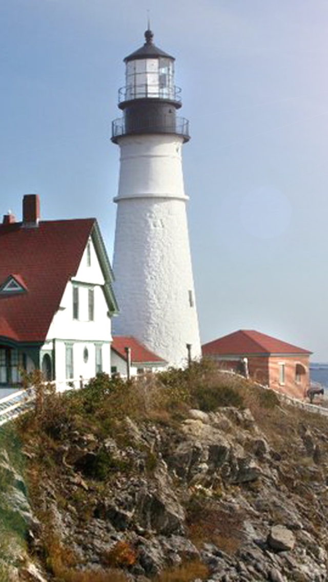 Fort Williams Lighthouse wallpaper 640x1136