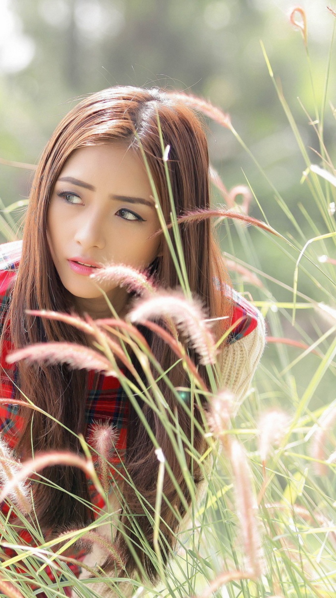 Screenshot №1 pro téma Asian Girl In Field 1080x1920