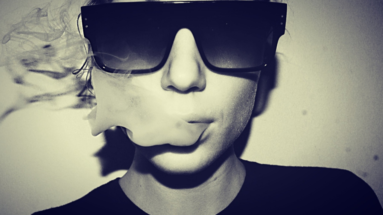 Sunglasses And Smoke wallpaper 1280x720