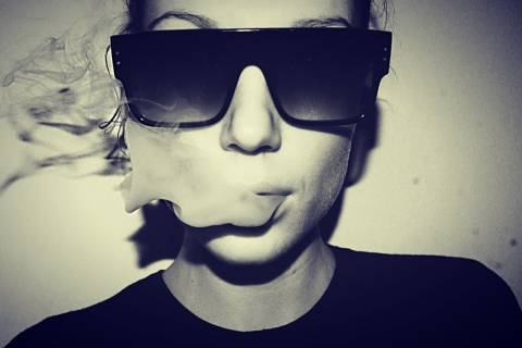 Sunglasses And Smoke wallpaper 480x320