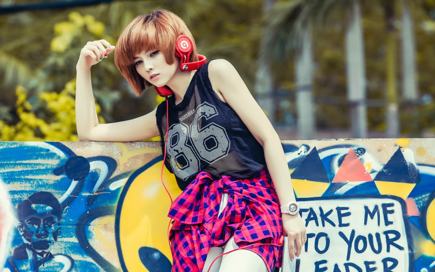 Cool Girl With Red Headphones wallpaper 1440x900