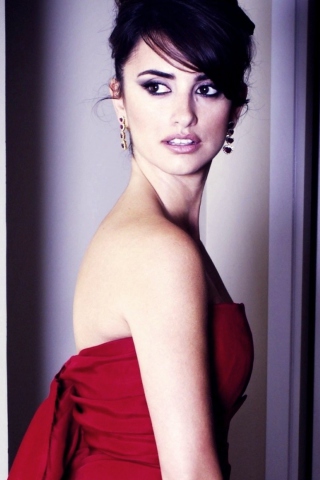 Fondo de pantalla Penelope Cruz In Red Dress 320x480