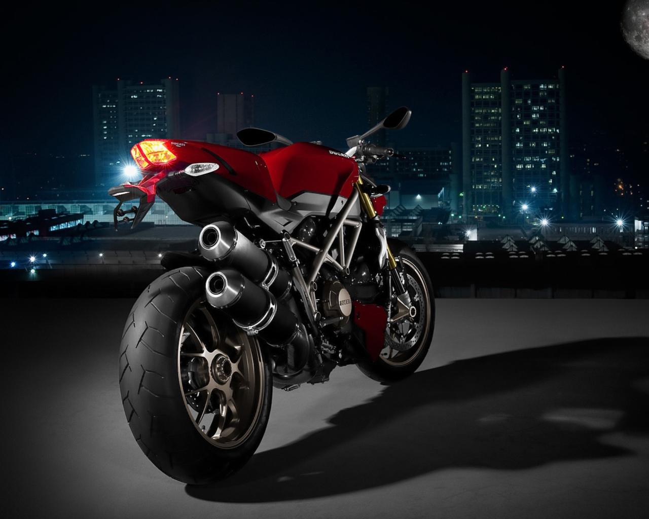 Обои Ducati - Delicious Moto Bikes 1280x1024