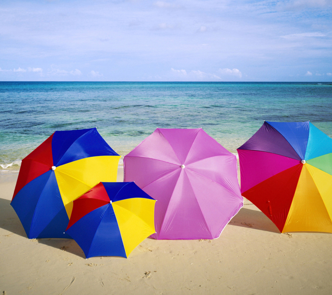 Das Umbrellas On The Beach Wallpaper 1080x960