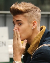 Обои Justin Bieber Air Kiss 176x220